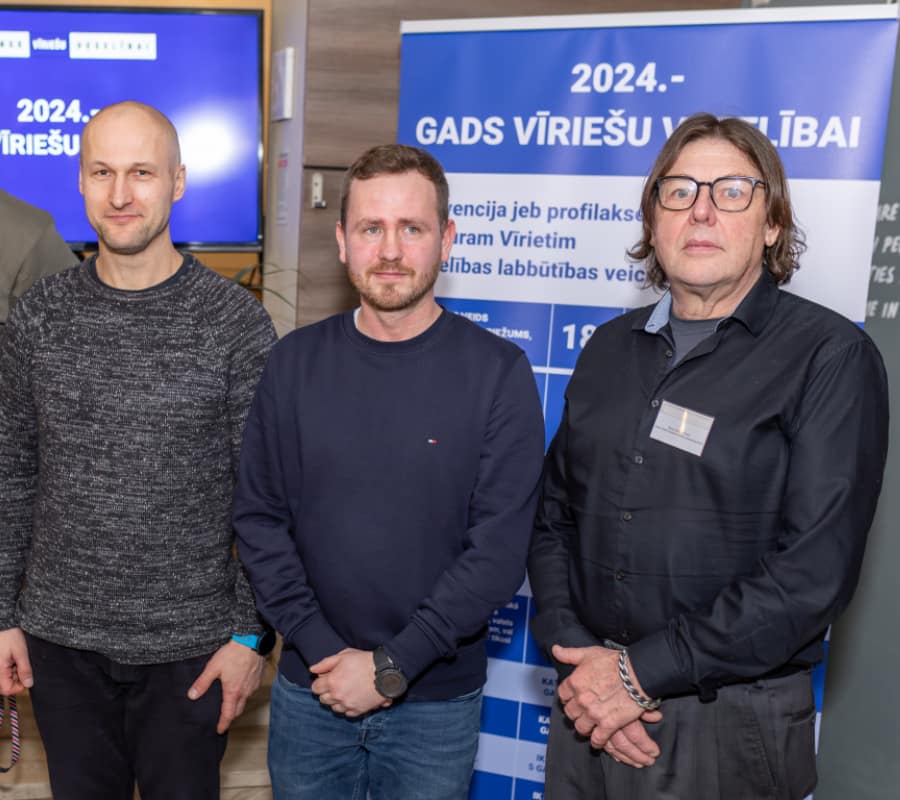 volunteer 3980607.jpeg